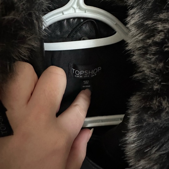 Leather Topshop Jacket w detachable faux fur - Picture 5 of 8
